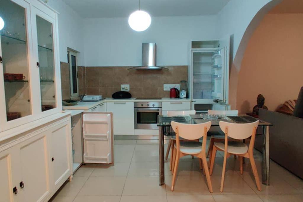 Confortable And Quiet Apartment In St. Julian Saint Julian's Bagian luar foto
